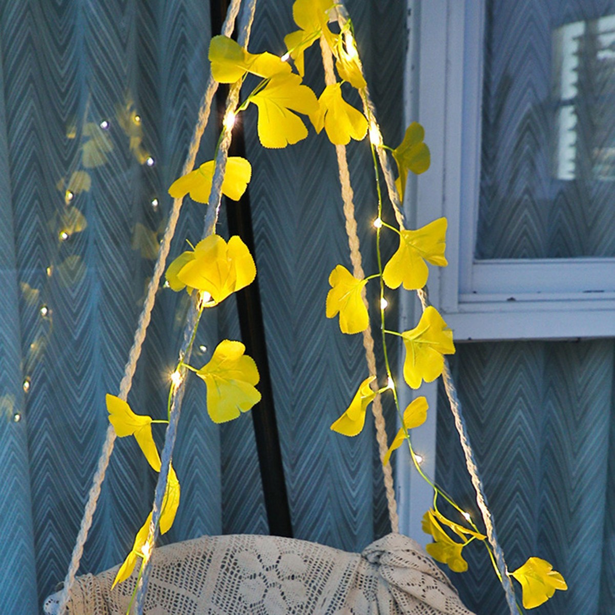 Maple Leaf Light String